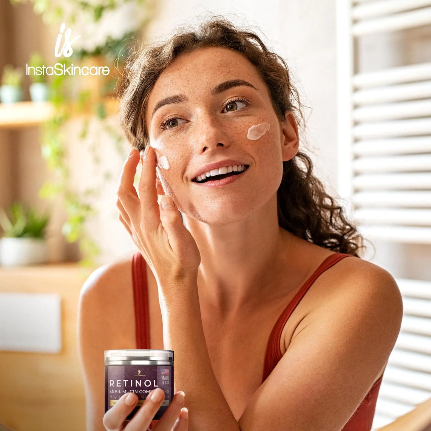 RETINOL Snail Mucin Moisturizer Cream for Day and Night (For Dry & Sensitive Skin)